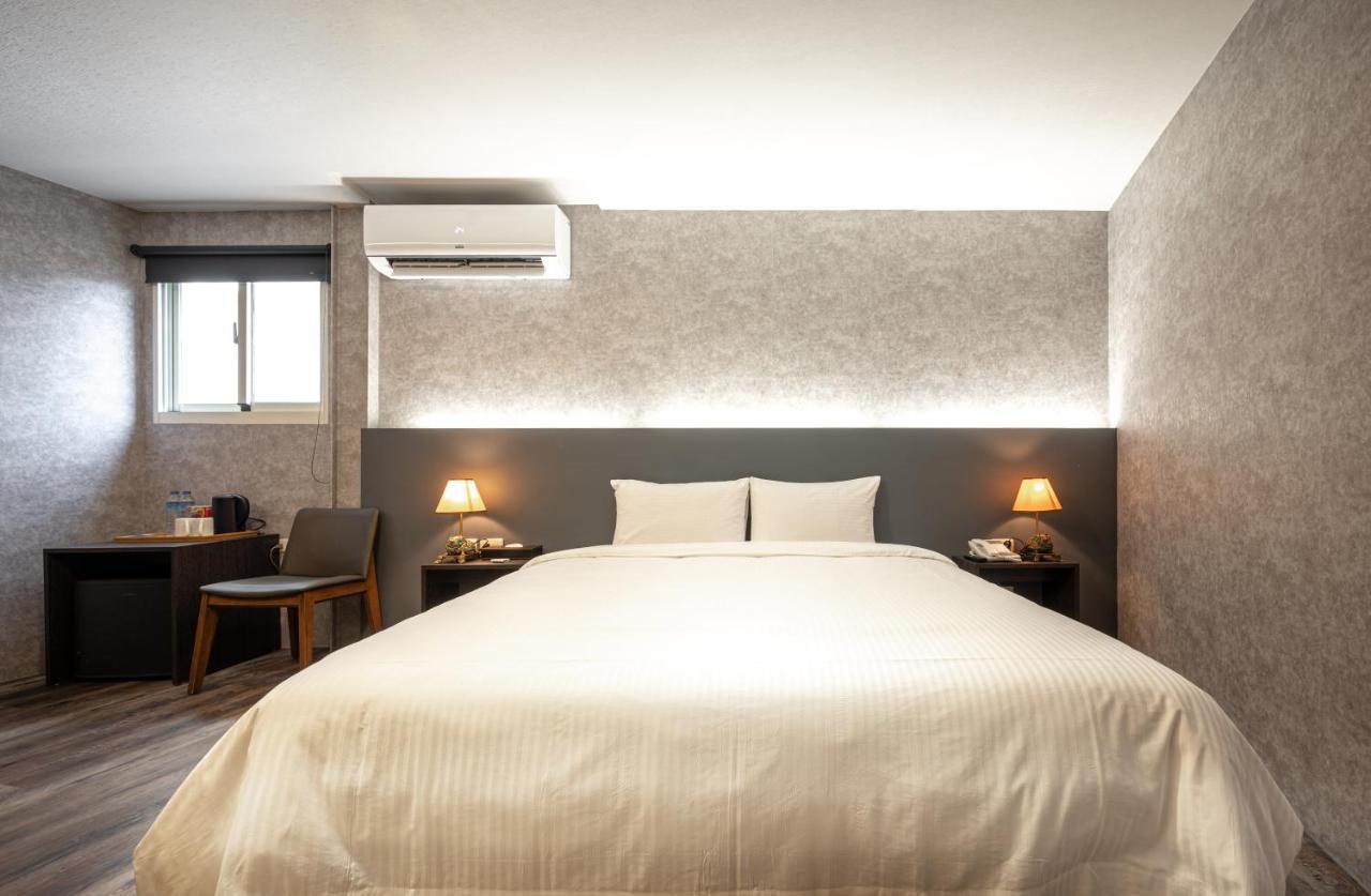 Motel 東旅驛棧 Ťiao-si Exteriér fotografie